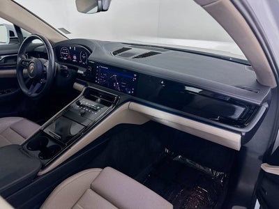 2025 Porsche Panamera 4