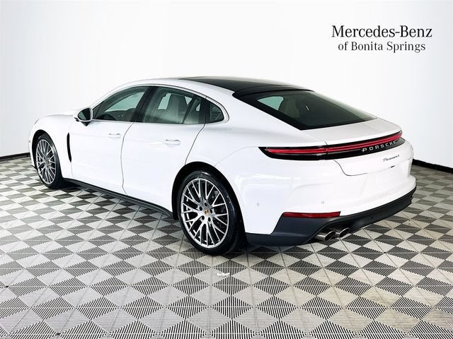 2025 Porsche Panamera 4