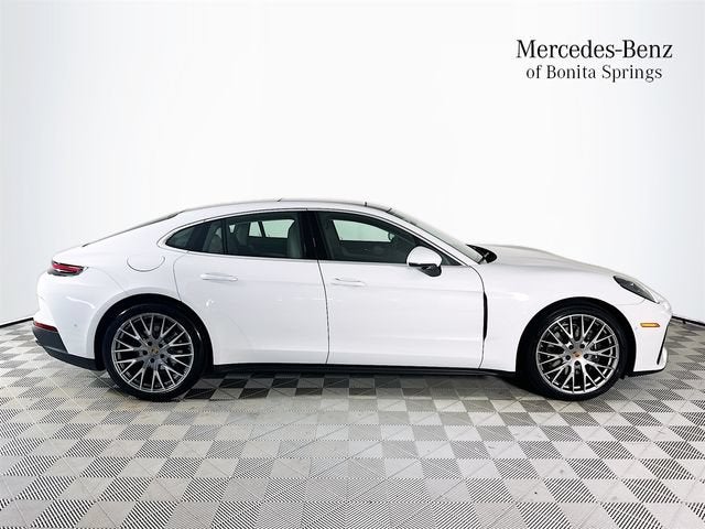 2025 Porsche Panamera 4