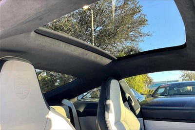 2025 Porsche 911 Carrera 4 GTS