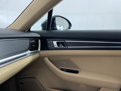 2023 Porsche Panamera Base