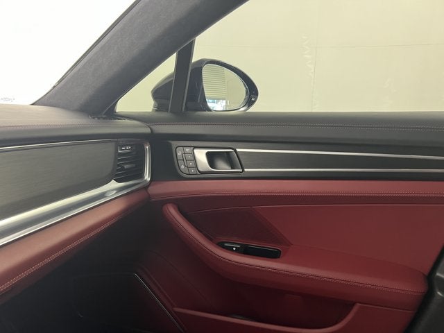2023 Porsche Panamera 4