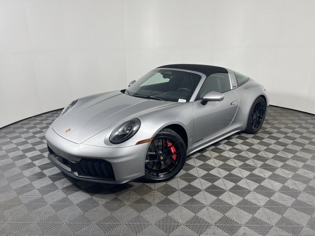 2026 Porsche 911 4 GTS