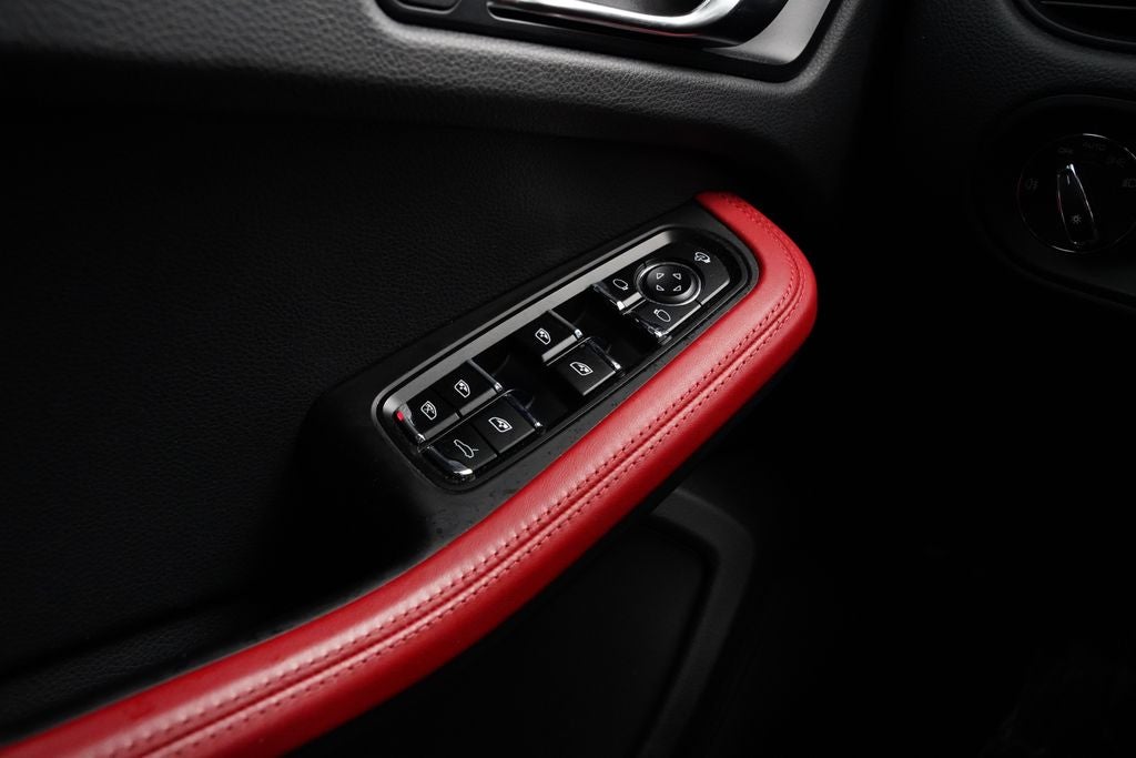 2022 Porsche Macan Base