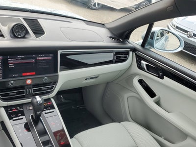 2023 Porsche Macan Base