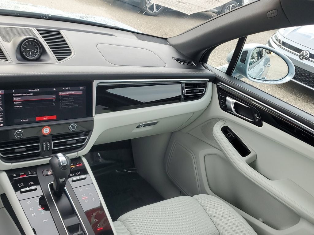 2023 Porsche Macan Base