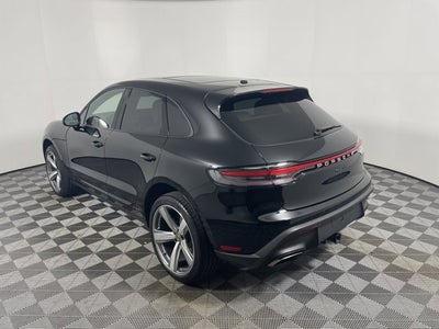 2025 Porsche Macan Base