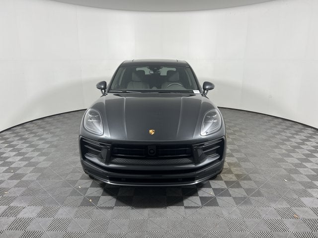 2023 Porsche Macan Base