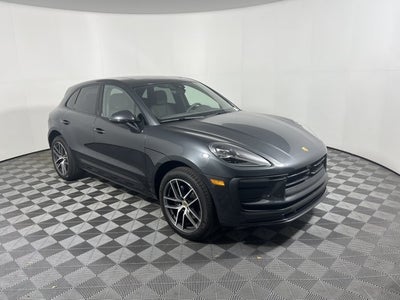 2023 Porsche Macan Base
