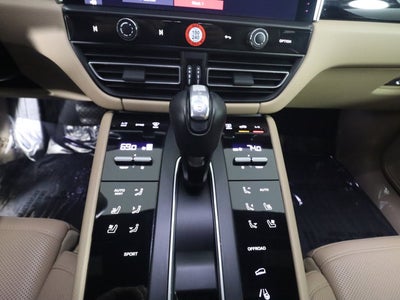 2023 Porsche Macan Base