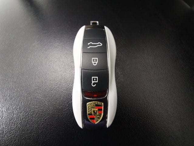 2023 Porsche Macan Base