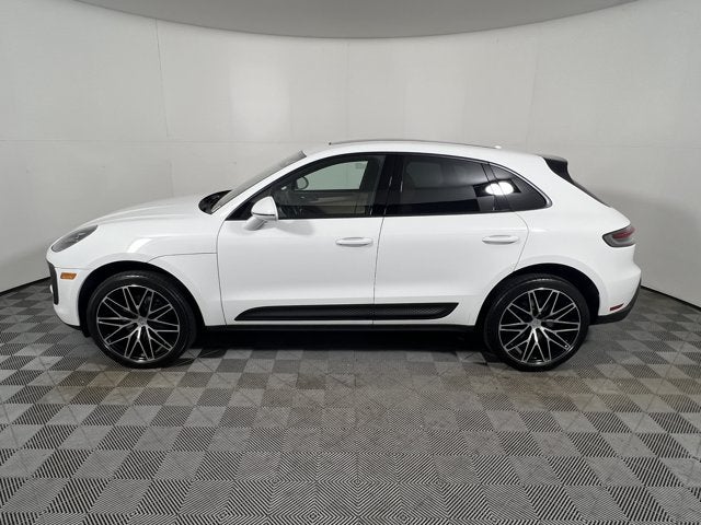 2026 Porsche Macan Base