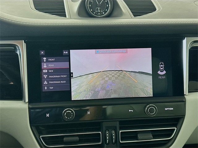 2023 Porsche Macan Base