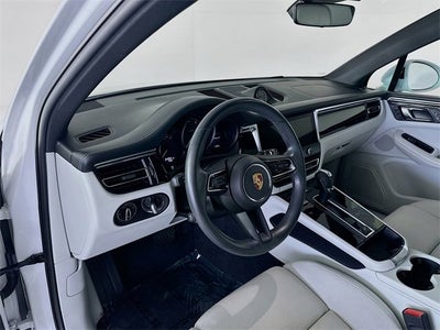 2023 Porsche Macan Base