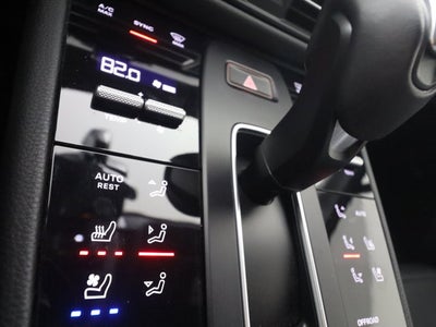 2023 Porsche Macan Base