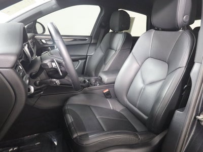 2023 Porsche Macan Base