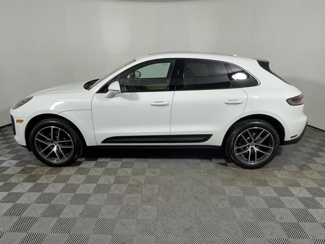 2025 Porsche Macan Base