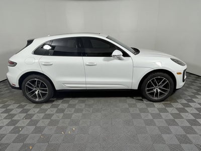 2023 Porsche Macan Base