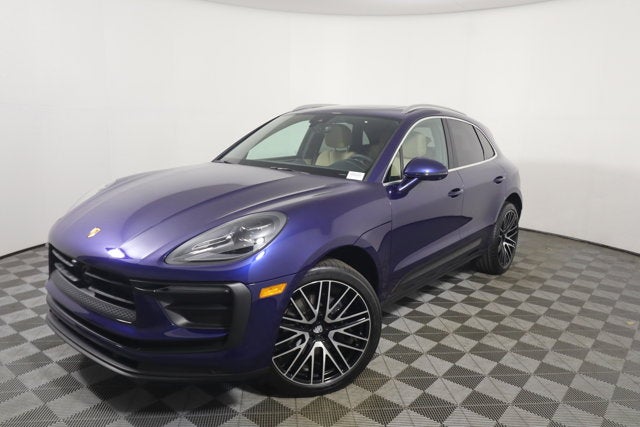 2025 Porsche Macan Base