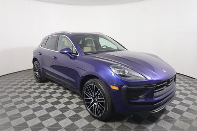 2025 Porsche Macan Base