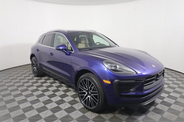 2025 Porsche Macan Base