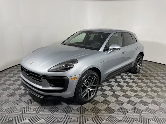 2025 Porsche Macan Base