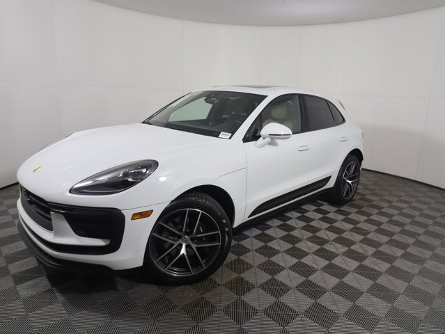 2025 Porsche Macan Base