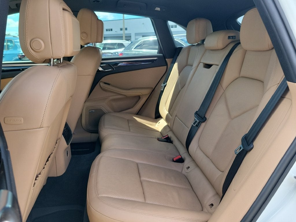 2021 Porsche Macan Base