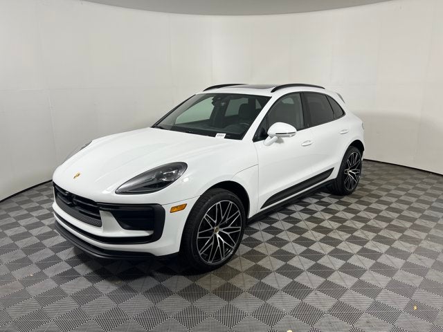 2026 Porsche Macan Base