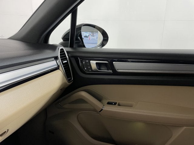 2023 Porsche Cayenne Platinum Edition