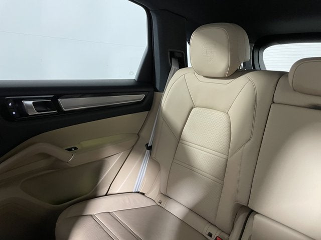 2023 Porsche Cayenne Platinum Edition