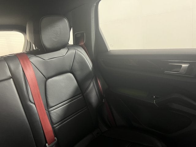 2023 Porsche Cayenne Base