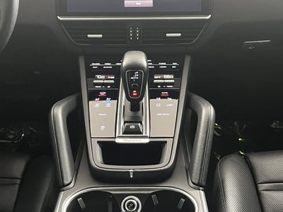 2023 Porsche Cayenne Base