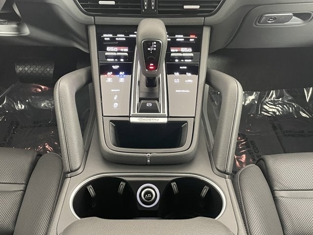2023 Porsche Cayenne Platinum Edition