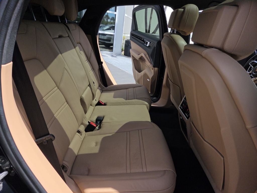 2021 Porsche Cayenne Base