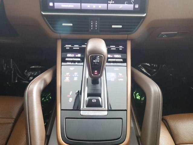 2023 Porsche Cayenne Platinum Edition