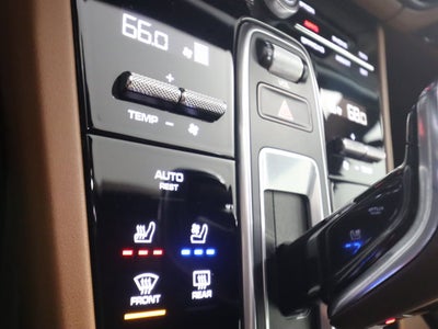 2023 Porsche Cayenne Platinum Edition