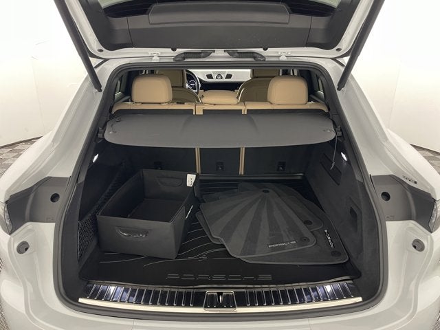 2023 Porsche Cayenne Platinum Edition