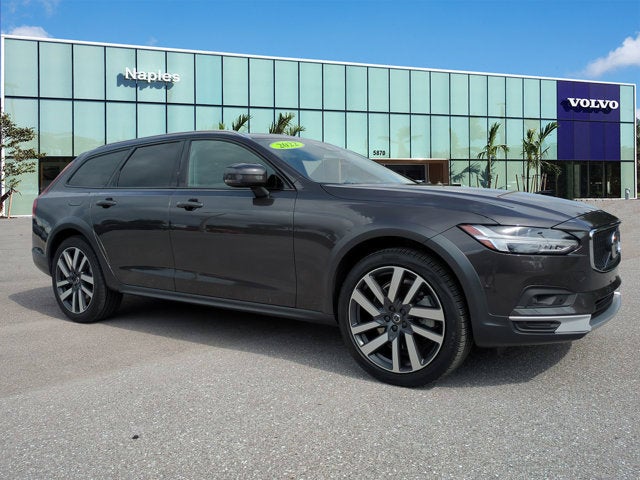 2022 Volvo V90 Cross Country B6