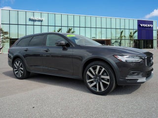 2022 Volvo V90 Cross Country B6