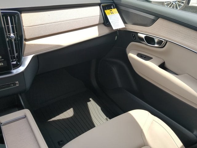 2026 Volvo XC90 Plus