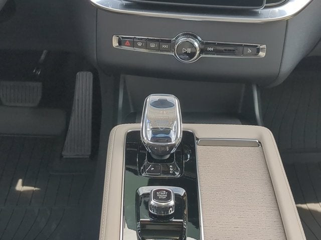 2026 Volvo XC90 Plus