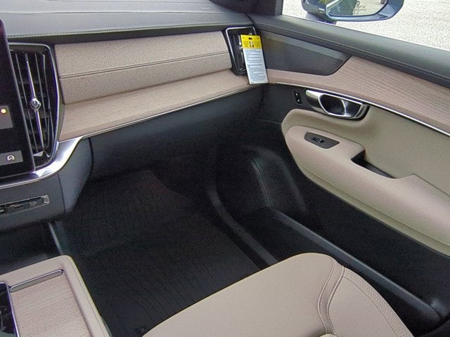 2026 Volvo XC90 Plus