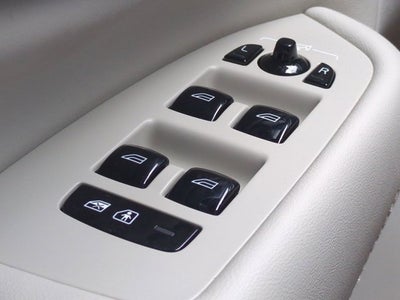 2024 Volvo XC90 Ultimate Bright Theme