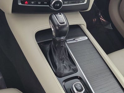 2020 Volvo XC90 T5 Momentum