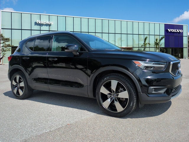 2021 Volvo XC40 Momentum