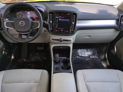 2021 Volvo XC40 Momentum