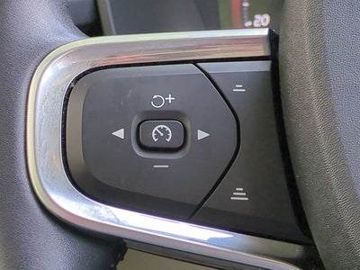 2021 Volvo XC40 Momentum