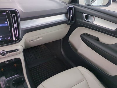 2019 Volvo XC40 Momentum