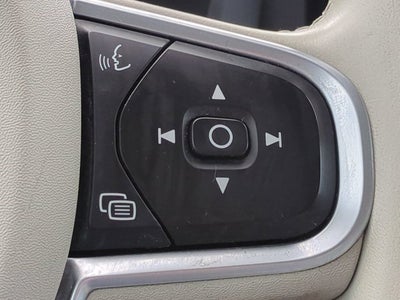 2020 Volvo XC60 Momentum